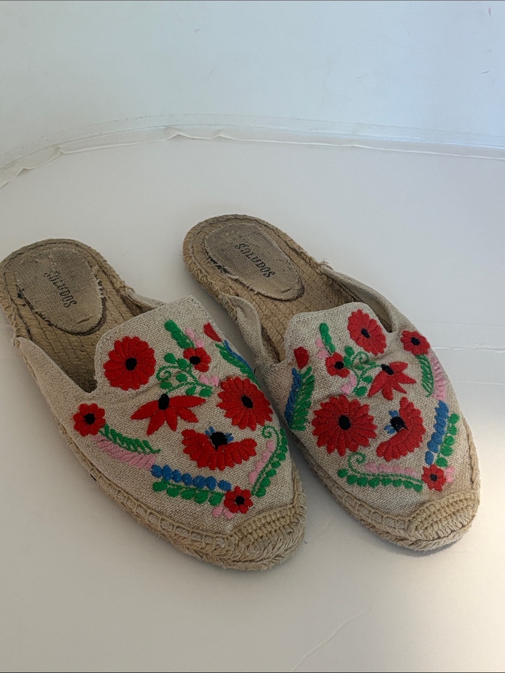 Soludos Beige Embroidered Floral Espadrille Mules with Red Flowers